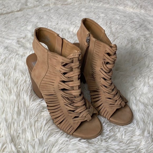 ❌SOLD❌Dolce Vita Alyson Peep Toe Bootie Size 9.5 - Picture 3 of 10